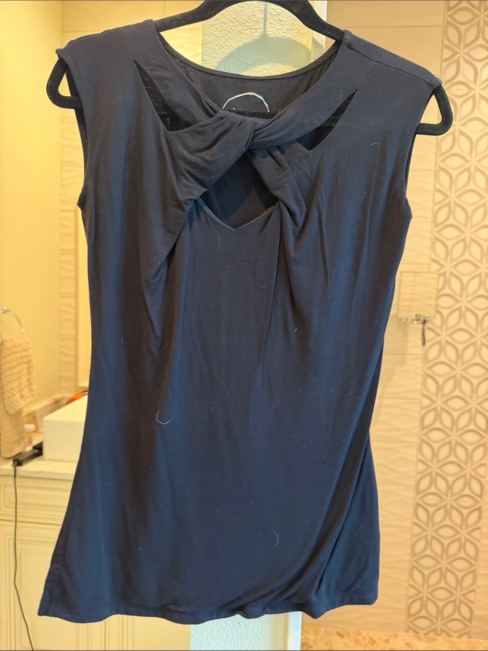 Classic Twist-Detail Sleeveless Top - black